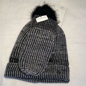 Soybu beanie pom pom & Mittens plush lining M/L